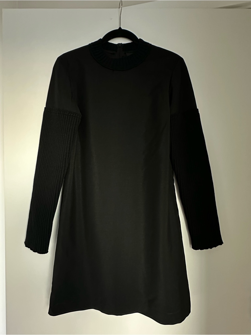 Vera Wang Black Ribbed-Sleeve Dress